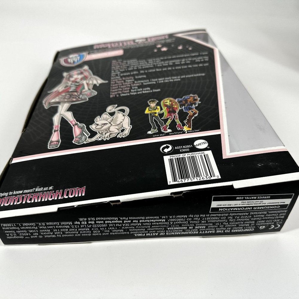 Monster High ROCHELLE GOYLE Original Version 2011 NIB - Picture 9 of 12